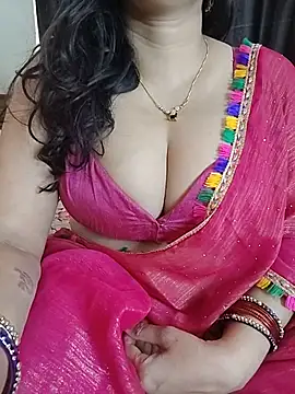 Snapshot of kaamuk_shweta chatting on June 27, 3:33 am kaamuk shweta online show from June 27, 3:33 am