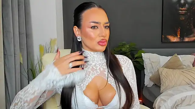 Sonia  Rey online show from November 18, 9:08 pm