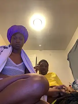 Snapshot of honeybrow chatting on March 21, 2:18 am honeybrow online show from March 21, 2:18 am