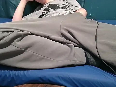 krissraw online show from November 28, 6:27 am