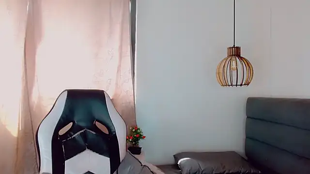 Oriana braom online show from February 4, 7:33 pm