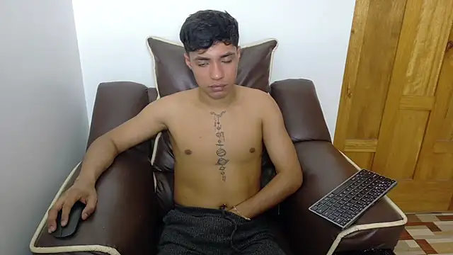 jonmaykolrose online show from November 13, 6:51 pm