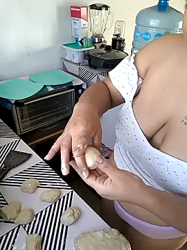 EmpaticBolillo online show from January 12, 2:55 pm