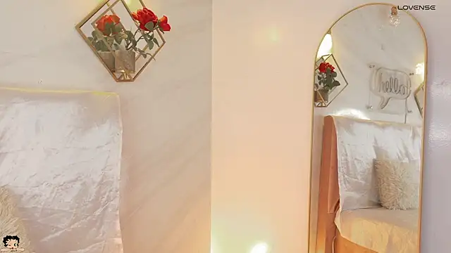 Snapshot of _Rouse_v chatting on May 27, 2:36 pm Rouse v online show from May 27, 2:36 pm
