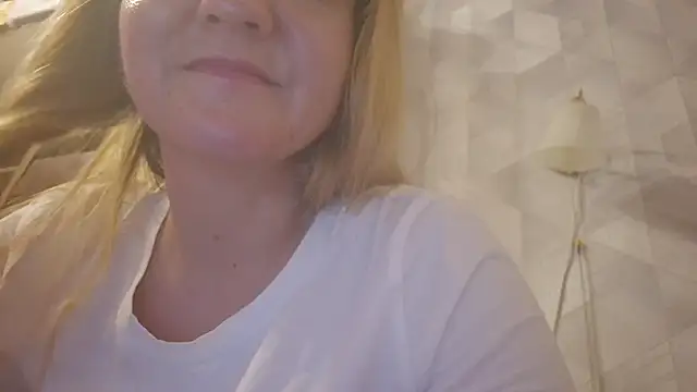 EstrellaWalters online show from November 8, 5:56 pm