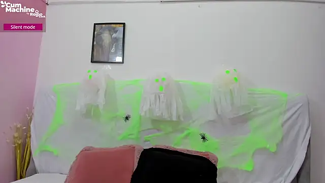 Valesskahall online show from October 31, 1:01 pm