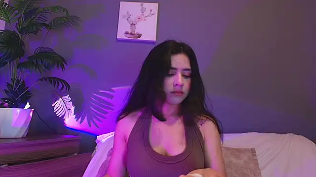Snapshot of adara_johnson__ chatting on May 16, 11:42 am adara johnson online show from May 16, 11:42 am