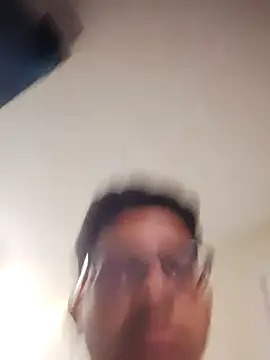 Snapshot of FitGeorge chatting on November 8, 3:39 am FitGeorge online show from November 8, 3:39 am