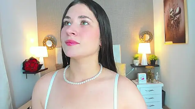 Snapshot of ValeryLovee chatting on December 15, 3:00 am ValeryLovee online show from December 15, 3:00 am