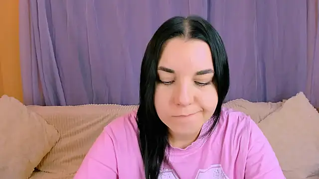 Snapshot of Kate_Ree chatting on December 15, 5:55 am Kate Ree online show from December 15, 5:55 am