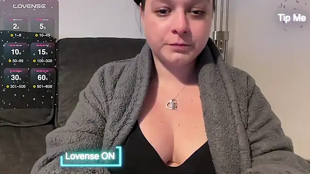 NaughtyWifeUK online show from February 16, 11:16 pm