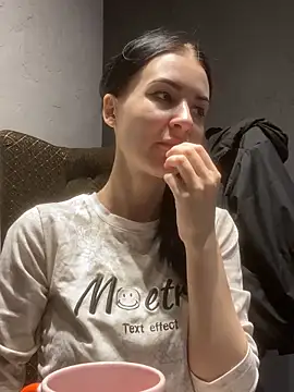 Snapshot of Starry_Siren chatting on October 28, 7:12 am Starry Siren online show from October 28, 7:12 am