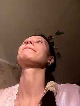 Snapshot of Starry_Siren chatting on December 4, 3:21 pm Starry Siren online show from December 4, 3:21 pm