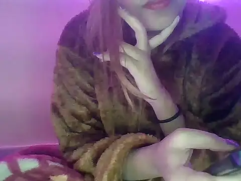 Snapshot of your_Shanvi chatting on December 16, 3:54 pm your Shanvi online show from December 16, 3:54 pm