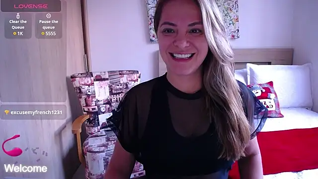 Snapshot of ParisW chatting on December 4, 9:57 pm ParisW online show from December 4, 9:57 pm