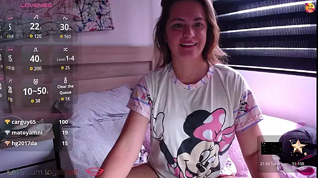 Snapshot of ParisW chatting on September 18, 1:24 pm ParisW online show from September 18, 1:24 pm