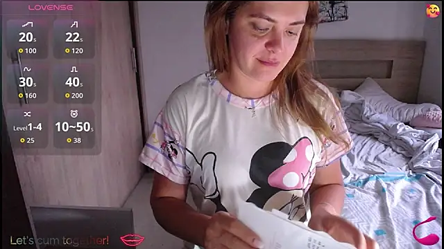 Snapshot of ParisW chatting on September 30, 12:10 pm ParisW online show from September 30, 12:10 pm