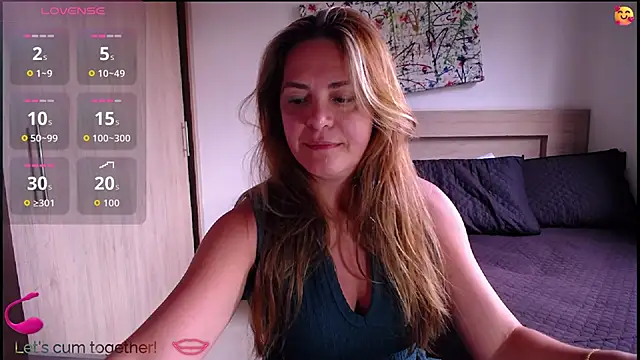 Snapshot of ParisW chatting on October 14, 8:20 pm ParisW online show from October 14, 8:20 pm