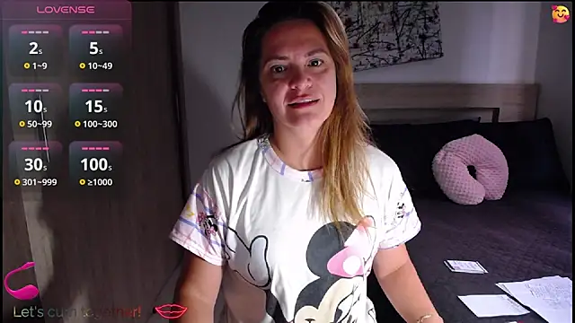 Snapshot of ParisW chatting on November 6, 11:55 am ParisW online show from November 6, 11:55 am