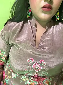 Snapshot of Ayesha_mahi chatting on June 7, 9:13 am Ayesha mahi online show from June 7, 9:13 am