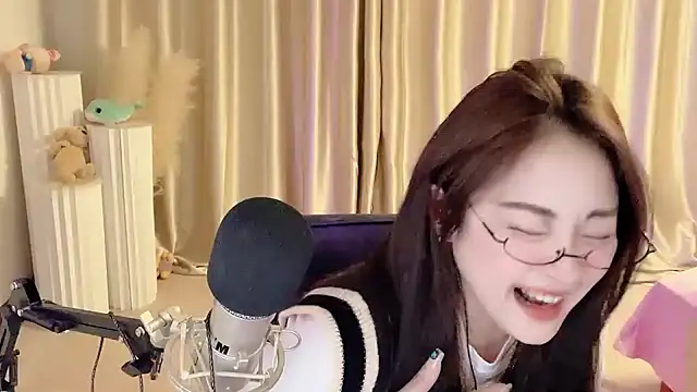 Daisy-77 online show from February 28, 8:39 pm