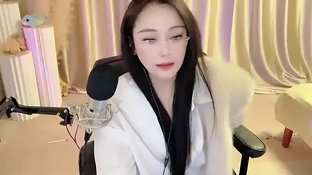 Daisy-77 online show from March 18, 8:59 pm