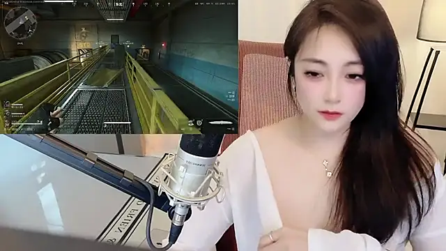 Snapshot of Daisy-77 chatting on July 9, 2:10 pm Daisy-77 online show from July 9, 2:10 pm