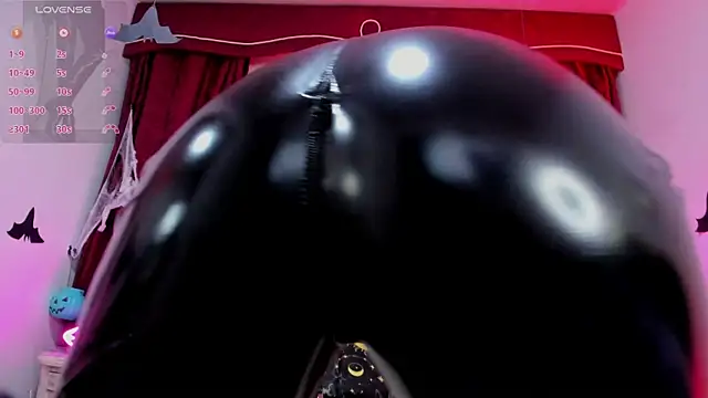 Maddissonlove online show from October 19, 1:12 pm