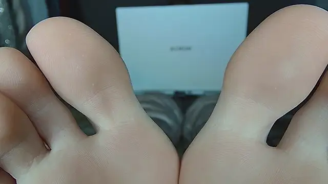 Snapshot of AgnesMillerS chatting on February 23, 10:01 am AgnesMillerS online show from February 23, 10:01 am