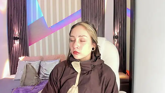 emily layton online show from October 25, 3:40 pm