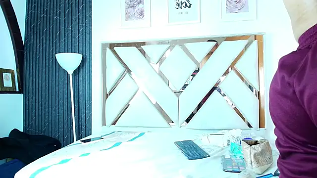 Snapshot of Alison_Chan_ chatting on July 30, 9:25 pm Alison Chan online show from July 30, 9:25 pm