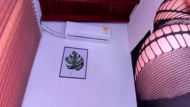 alondrabigtits online show from July 31, 12:04 pm