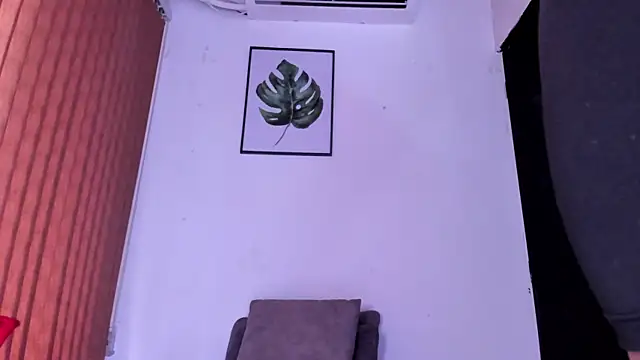 alondrabigtits online show from August 1, 12:04 pm