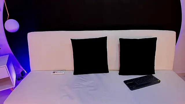 Ada Monroe10 online show from February 13, 2:24 pm