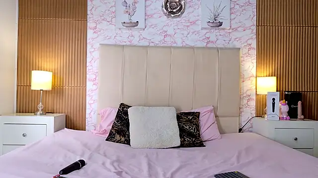 Snapshot of RileySkye chatting on October 11, 6:39 pm RileySkye online show from October 11, 6:39 pm