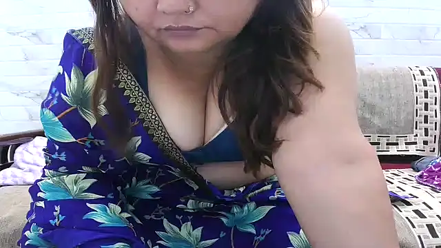 Snapshot of bhabhi_jaan11 chatting on August 4, 4:09 pm bhabhi jaan11 online show from August 4, 4:09 pm
