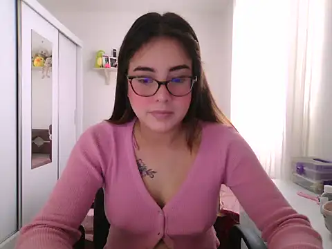 maliamiller online show from July 11, 3:04 pm