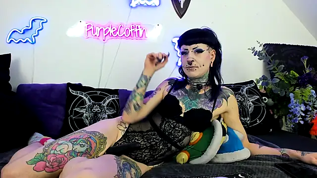 Snapshot of Purple_Coffin666 chatting on May 4, 2:57 pm Purple Coffin666 online show from May 4, 2:57 pm