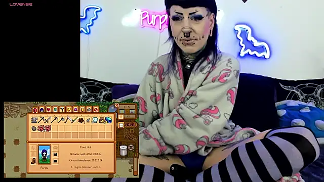 Snapshot of Purple_Coffin666 chatting on May 7, 10:42 am Purple Coffin666 online show from May 7, 10:42 am