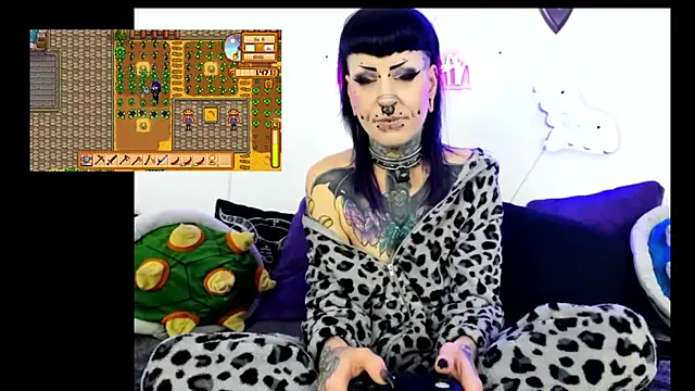 Snapshot of Purple_Coffin666 chatting on May 12, 11:40 am Purple Coffin666 online show from May 12, 11:40 am