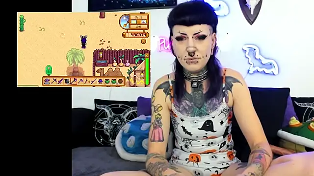 Snapshot of Purple_Coffin666 chatting on June 4, 11:49 am Purple Coffin666 online show from June 4, 11:49 am