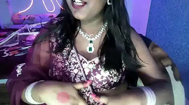 expression queen online show from December 11, 5:48 pm