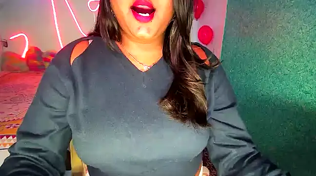 expression queen online show from February 25, 6:09 pm