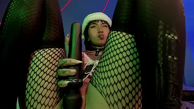 Snapshot of Evangeline_bell chatting on December 17, 3:06 pm Evangeline bell online show from December 17, 3:06 pm