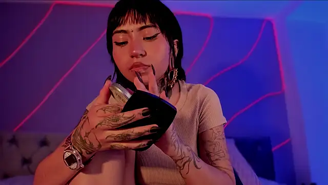 Snapshot of Evangeline_bell chatting on December 21, 8:21 pm Evangeline bell online show from December 21, 8:21 pm