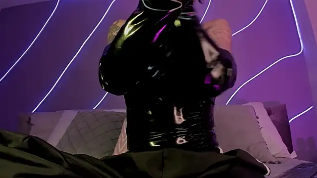 Snapshot of Evangeline_bell chatting on December 28, 12:03 pm Evangeline bell online show from December 28, 12:03 pm