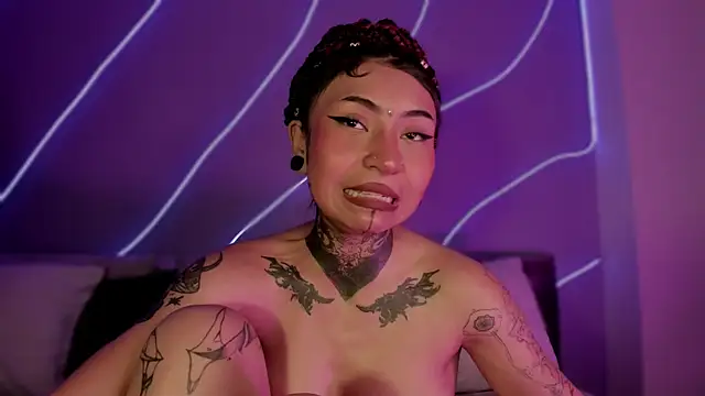 Snapshot of Evangeline_bell chatting on January 7, 5:53 pm Evangeline bell online show from January 7, 5:53 pm