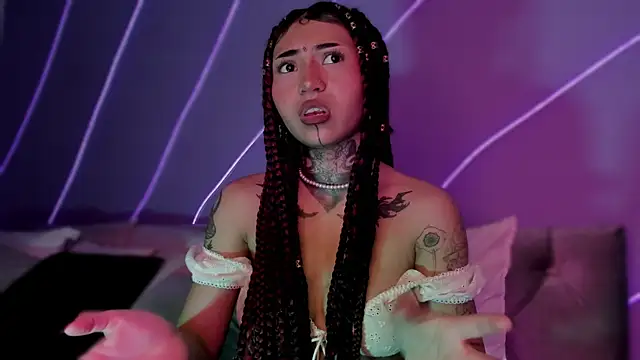 Snapshot of Evangeline_bell chatting on January 9, 3:12 pm Evangeline bell online show from January 9, 3:12 pm