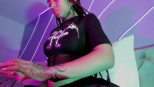 Snapshot of Evangeline_bell chatting on January 13, 12:13 pm Evangeline bell online show from January 13, 12:13 pm