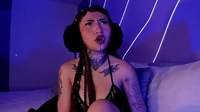 Snapshot of Evangeline_bell chatting on January 13, 3:15 pm Evangeline bell online show from January 13, 3:15 pm